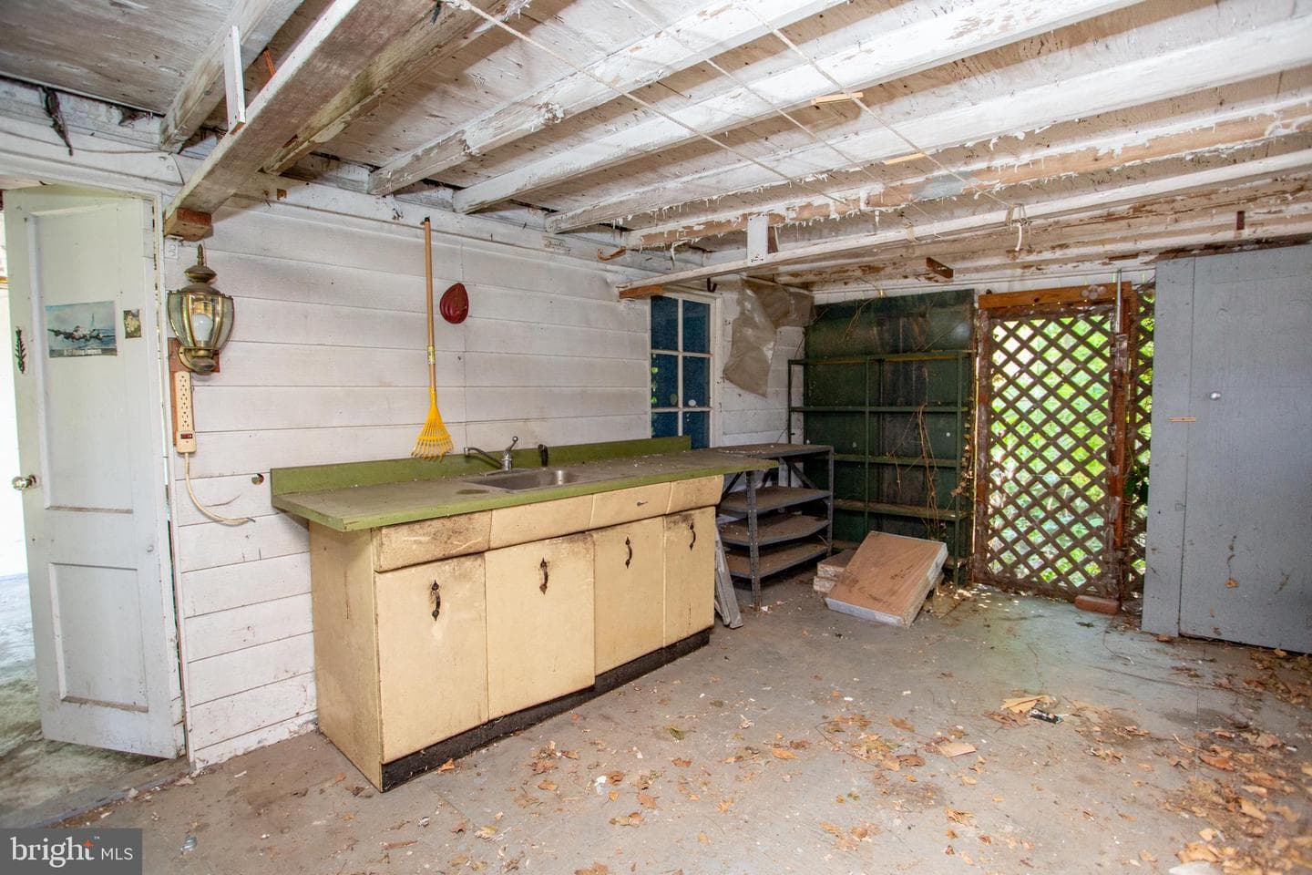 2424 Northwood Avenue photo 31