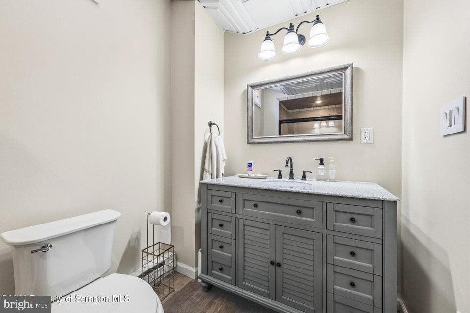 562 Country Club Road photo 23