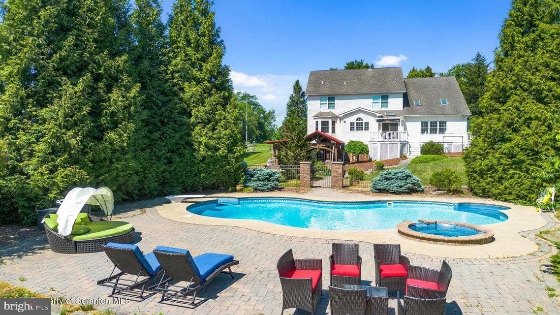 562 Country Club Road photo 40