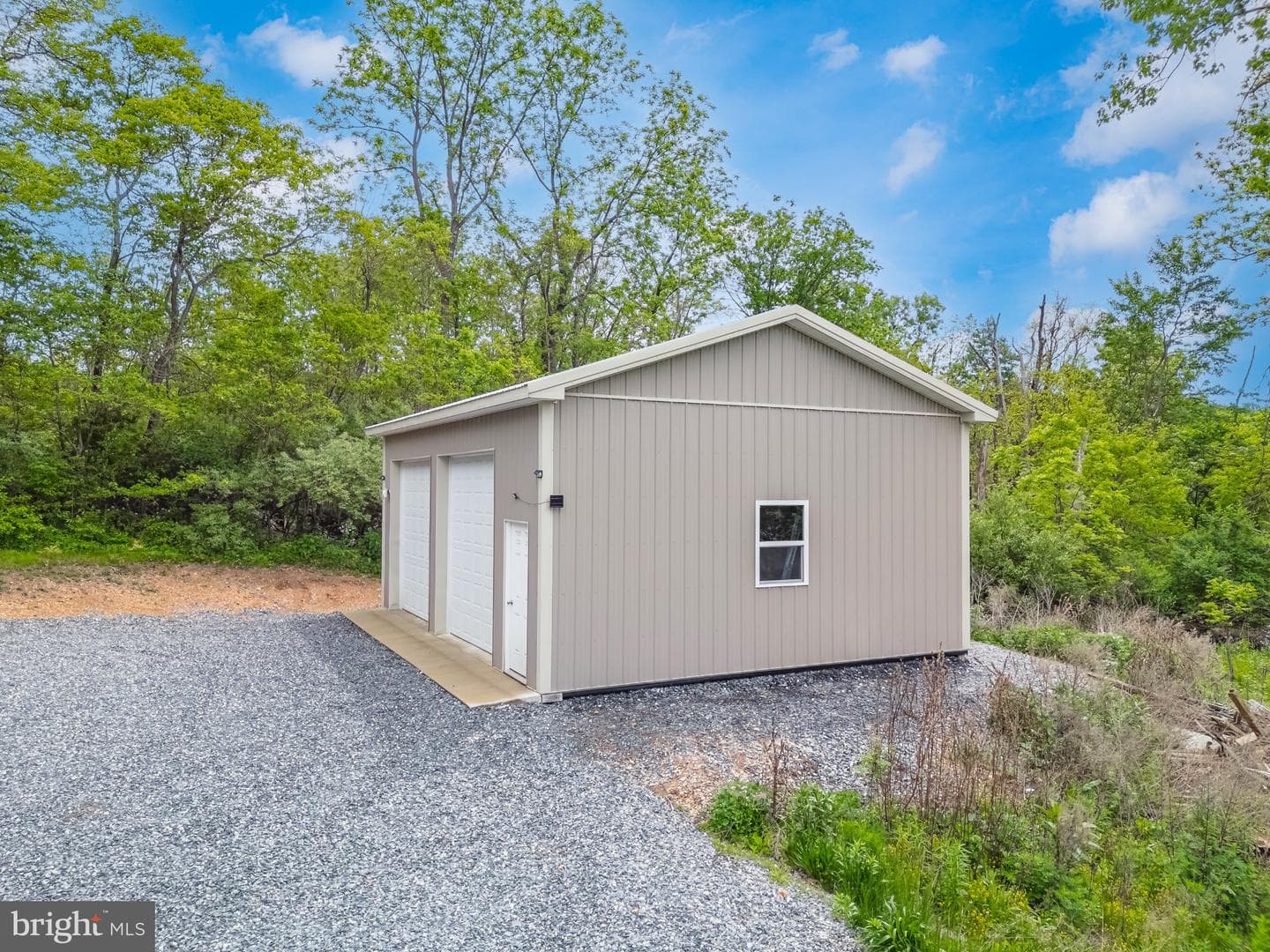 1040 Riverview Drive photo 15