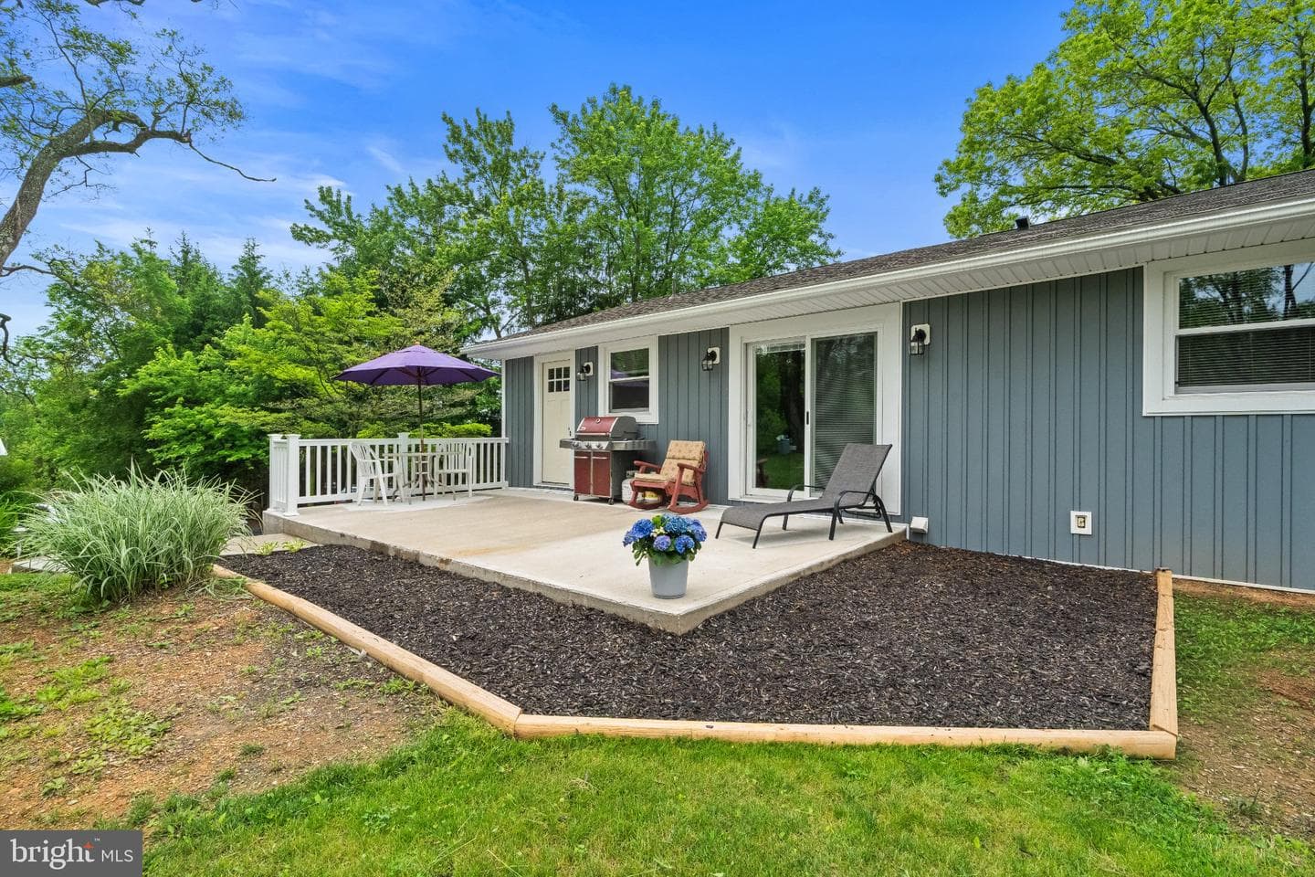 1040 Riverview Drive photo 6