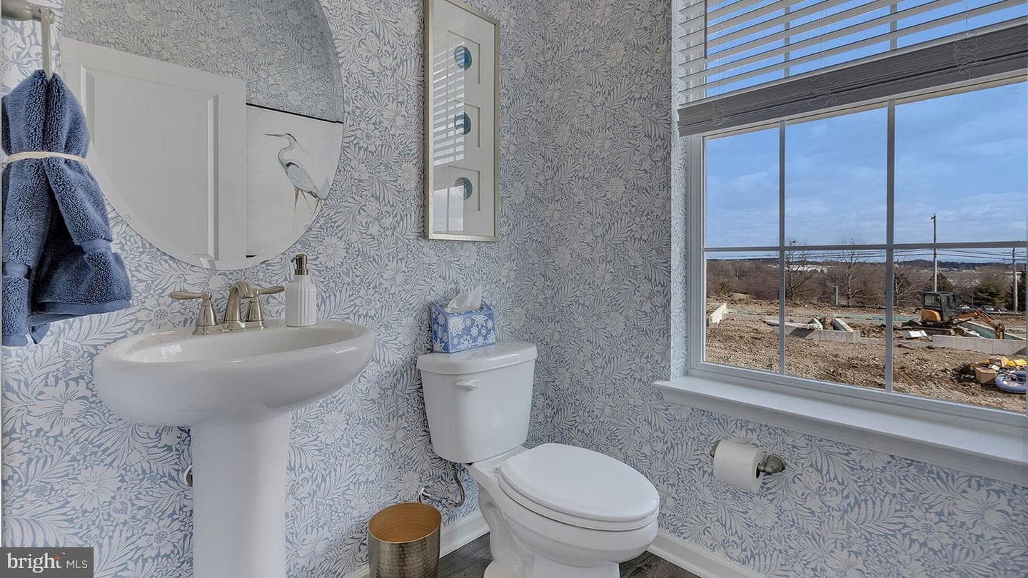 221 Winding Road photo 16