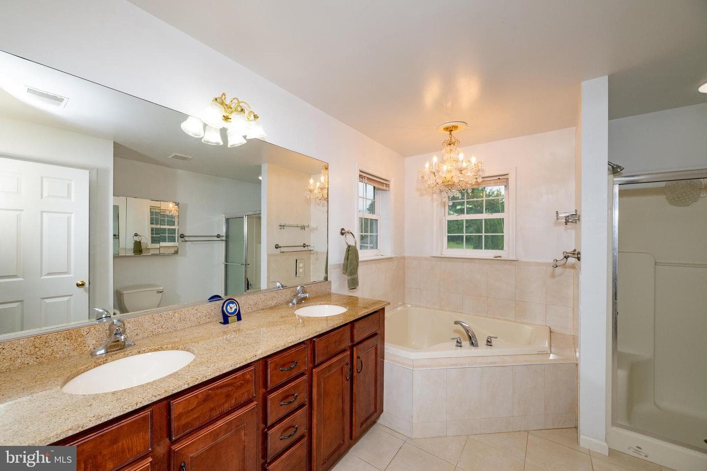 2760 New England Drive photo 34