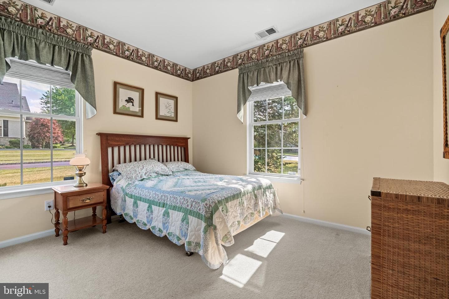 1861 Felicity Lane photo 25