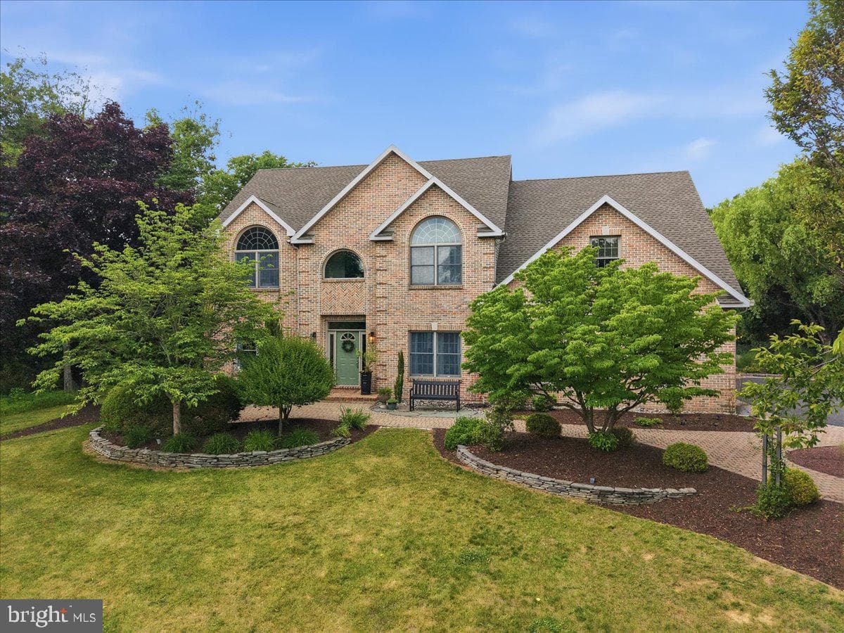 831 Colonna Lane photo 2