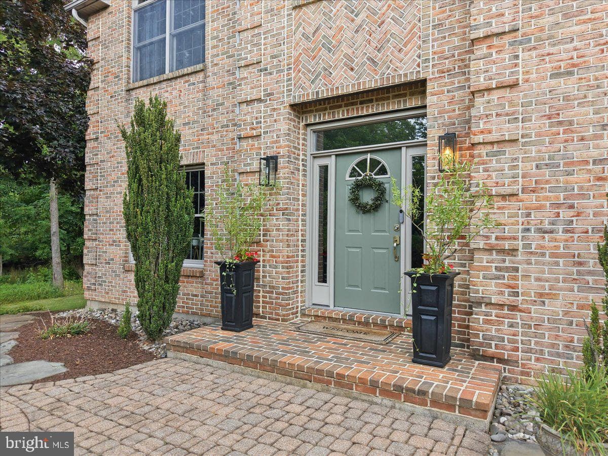 831 Colonna Lane photo 3