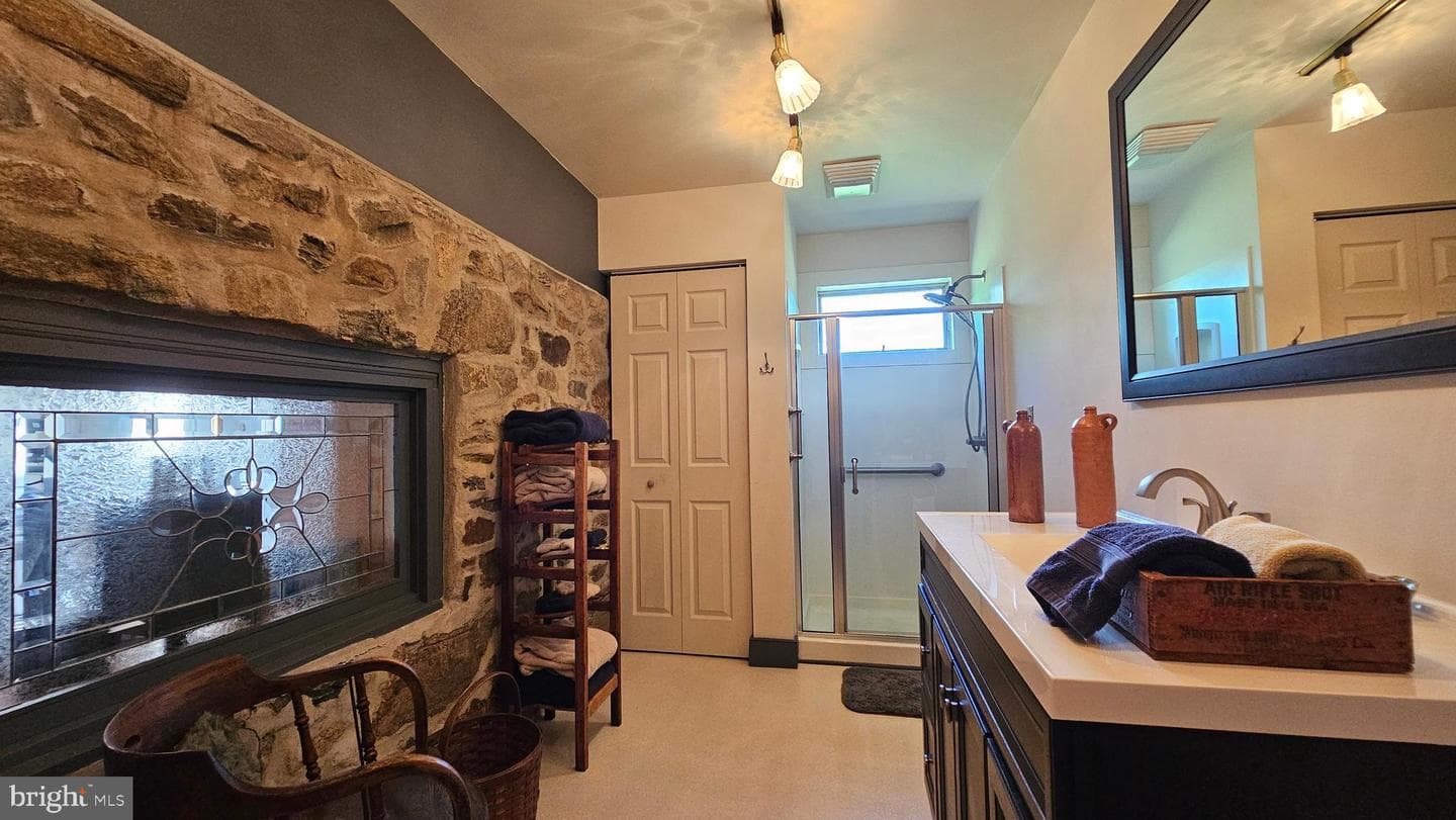 585 Buttermilk Road photo 23