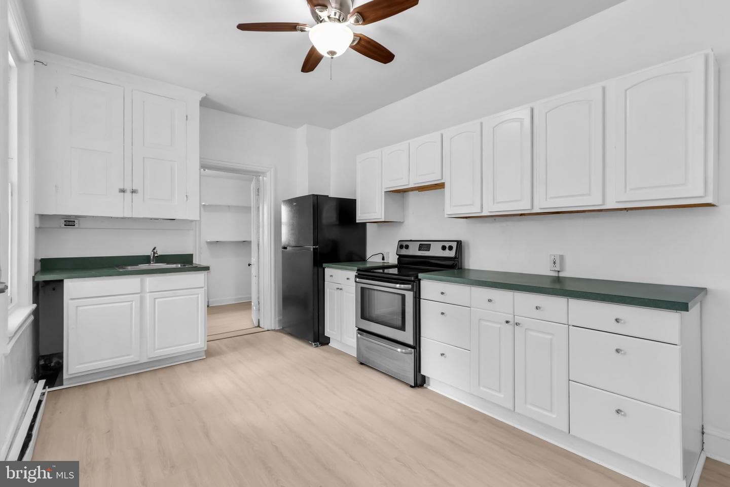227 E Garrison Street photo 10