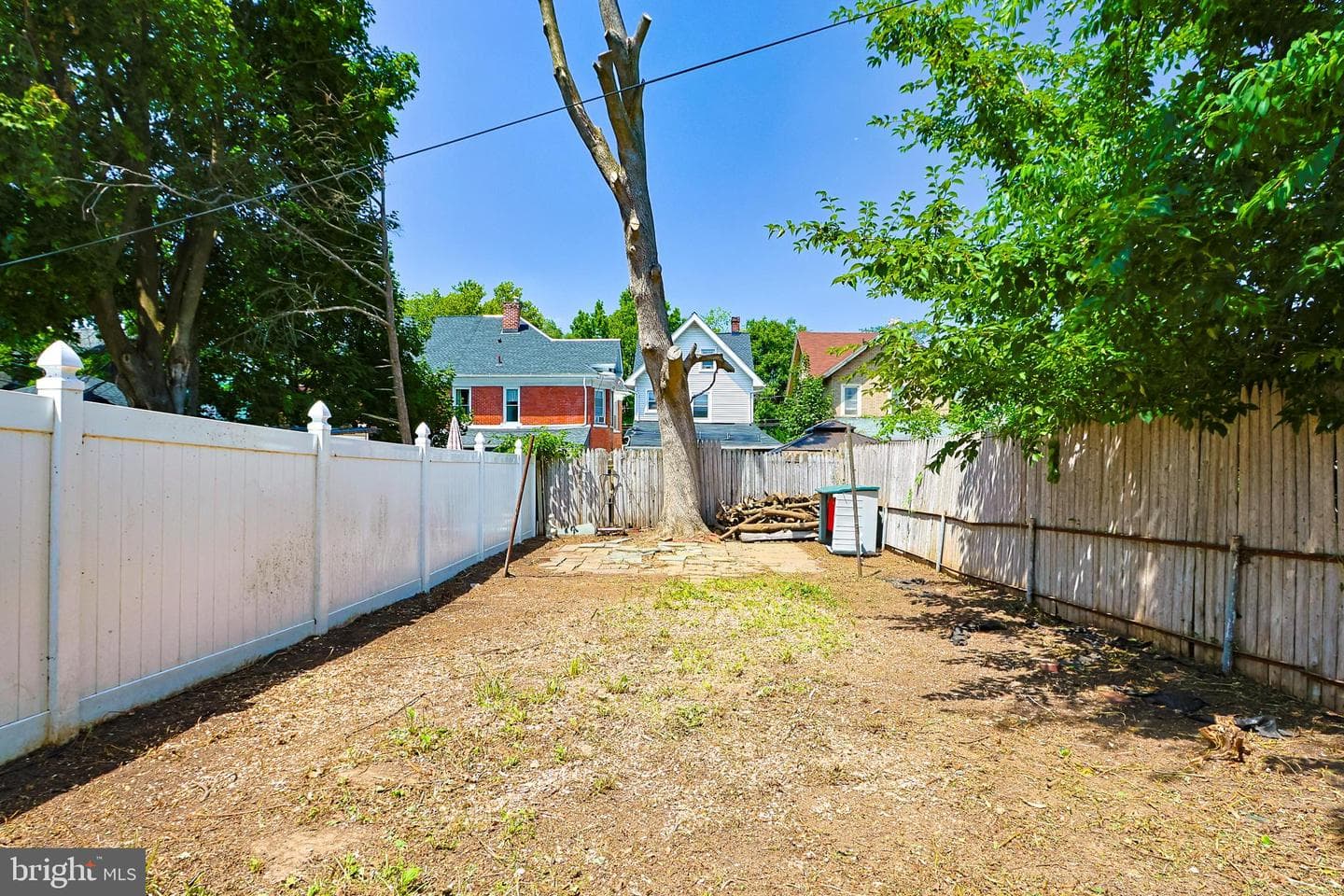 227 E Garrison Street photo 27