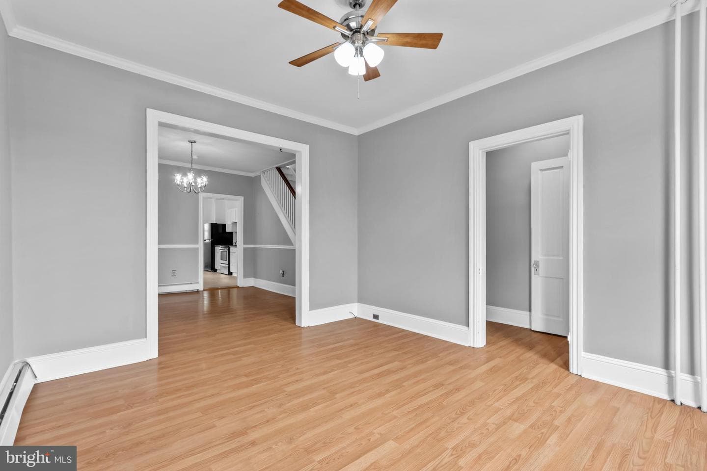 227 E Garrison Street photo 4