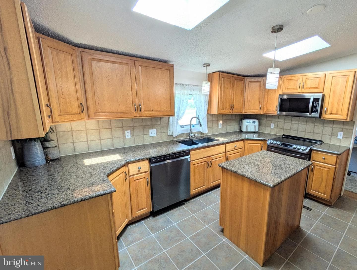 317 S Hokendauqua Drive photo 7