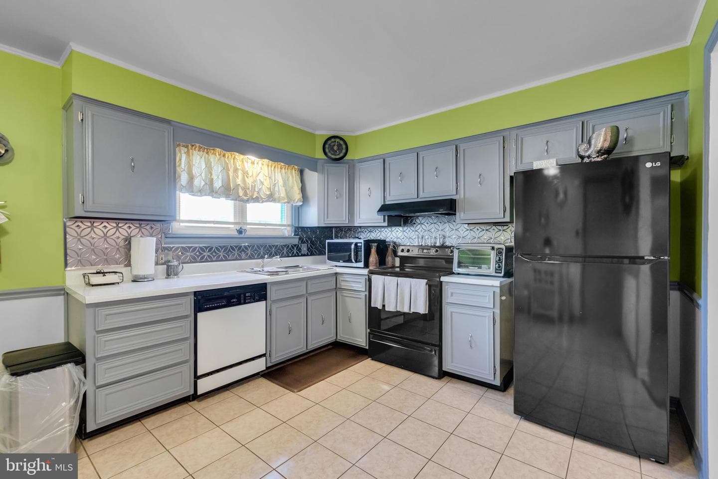 214 10th Avenue photo 25