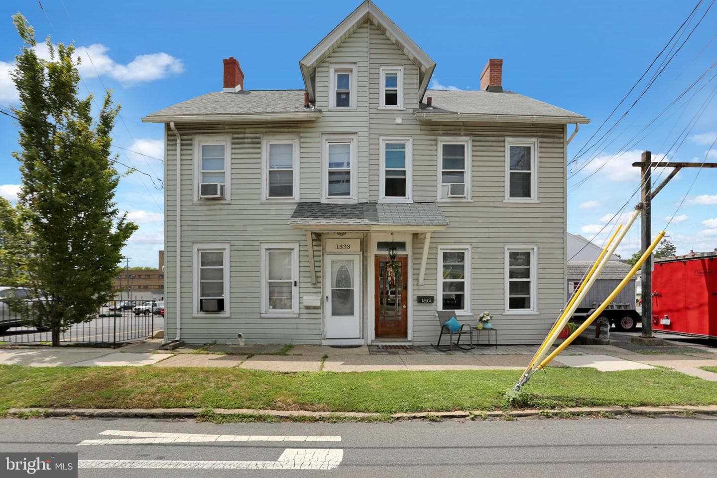 1335 Center Street photo 1