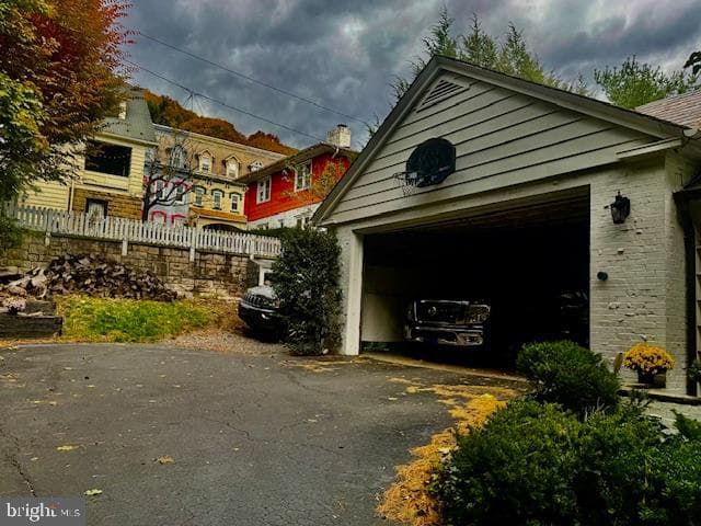 127 E Sunbury Street photo 10
