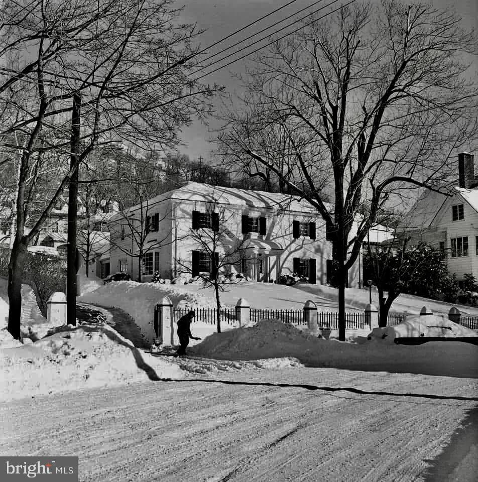 127 E Sunbury Street photo 15