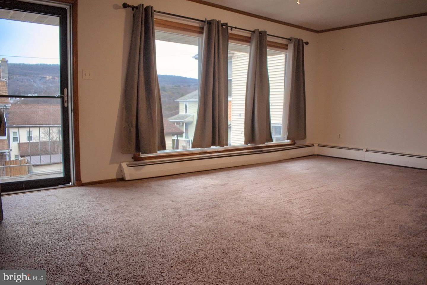 924 Hemlock Street photo 3