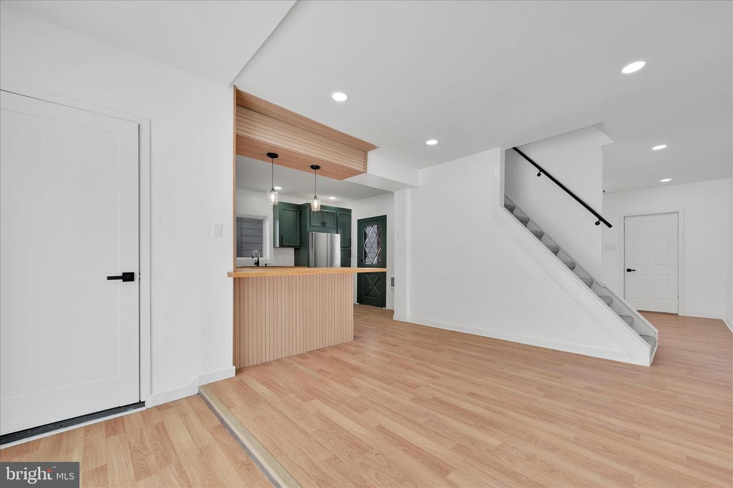 317 E Melrose Street photo 13