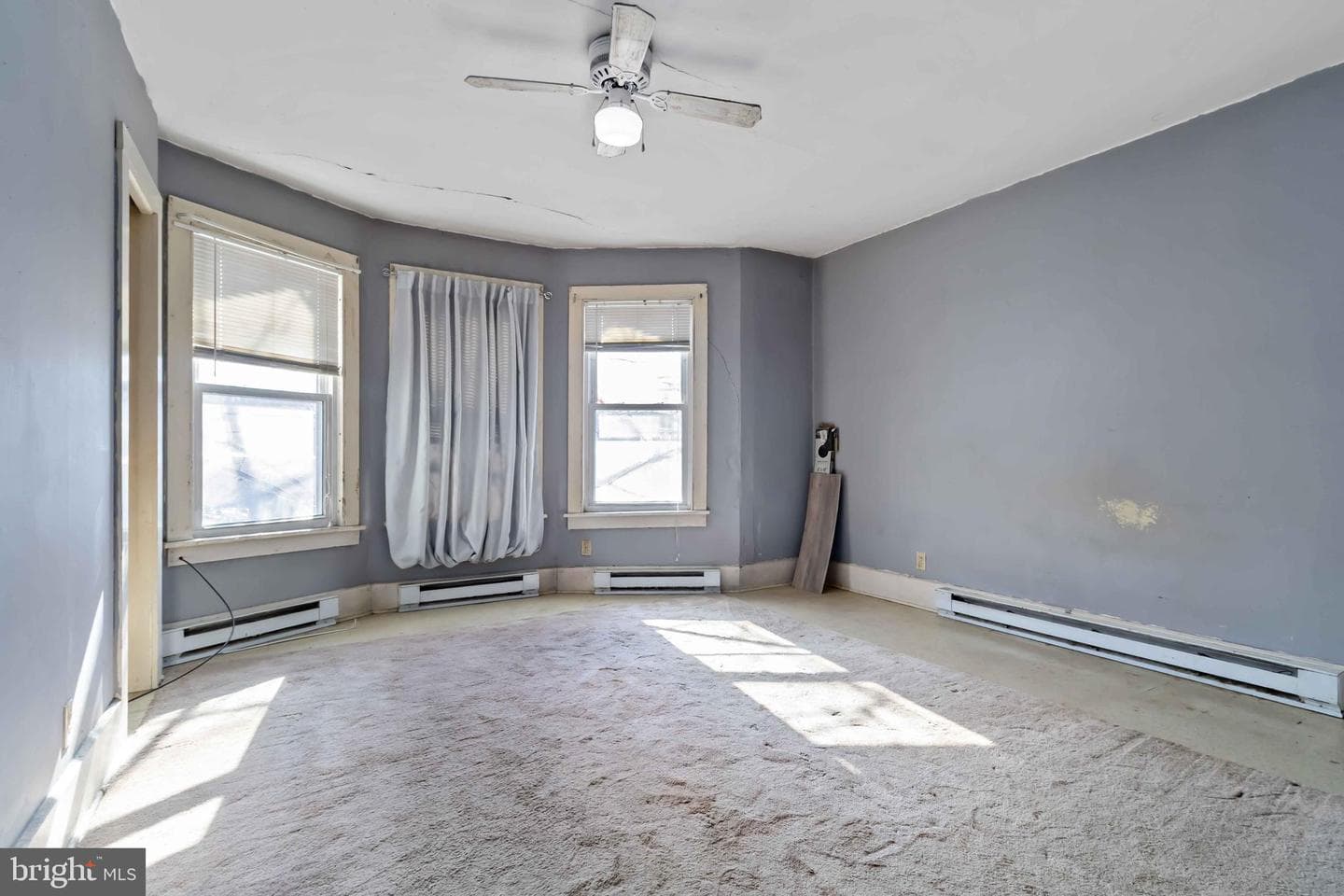 11 W Commerce St photo 18