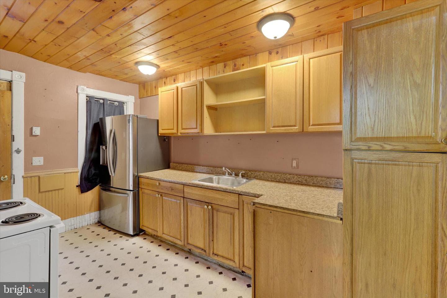 1143 W Pine Street photo 4