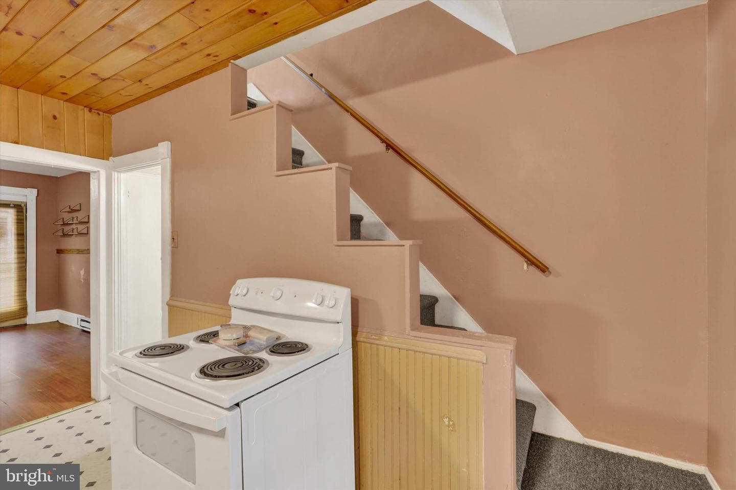 1143 W Pine Street photo 6