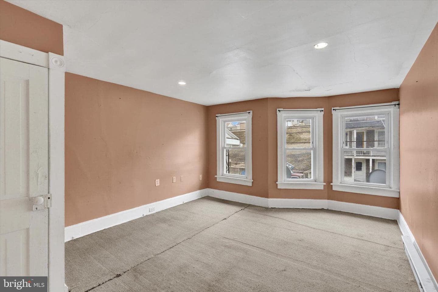 1143 W Pine Street photo 7