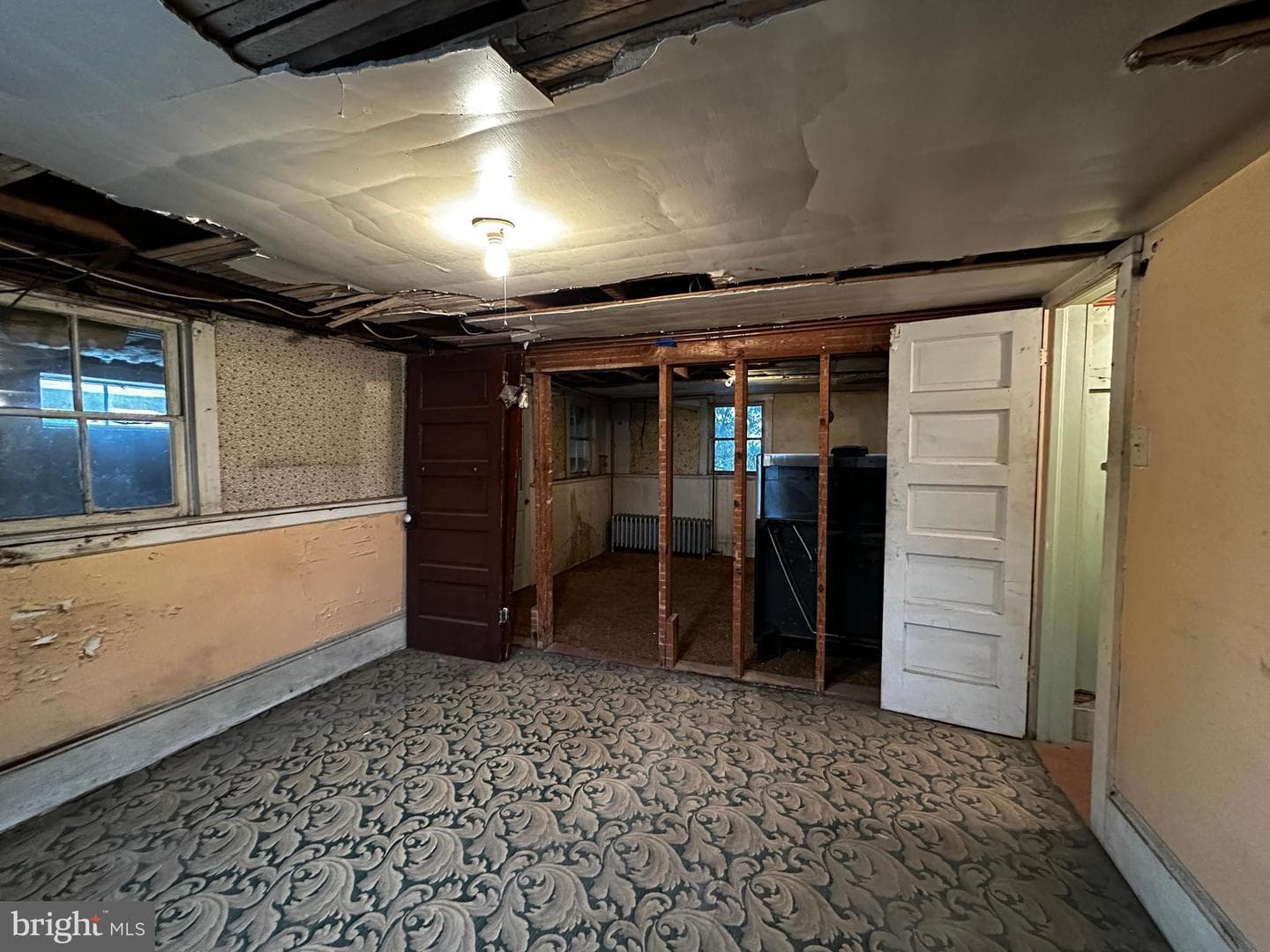 437 E Melrose St photo 31