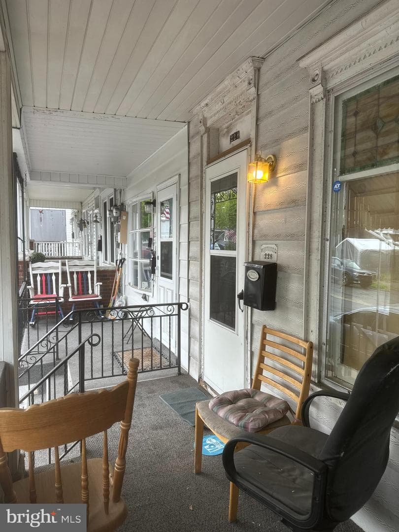 228 E 7th Street photo 4