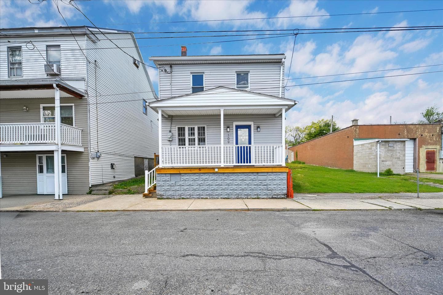109 W North St photo 2