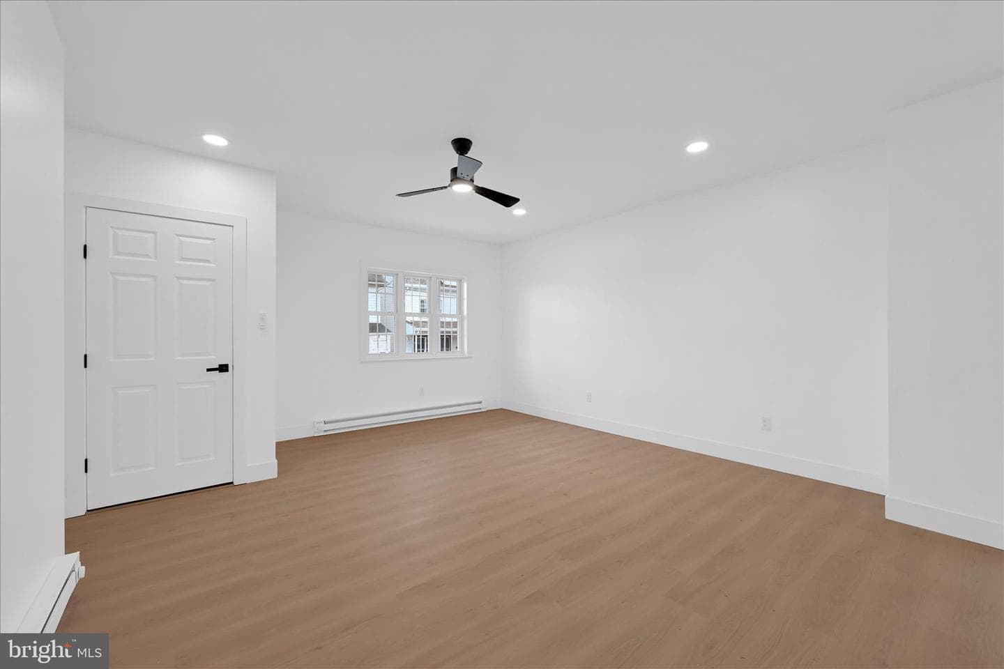 109 W North St photo 5