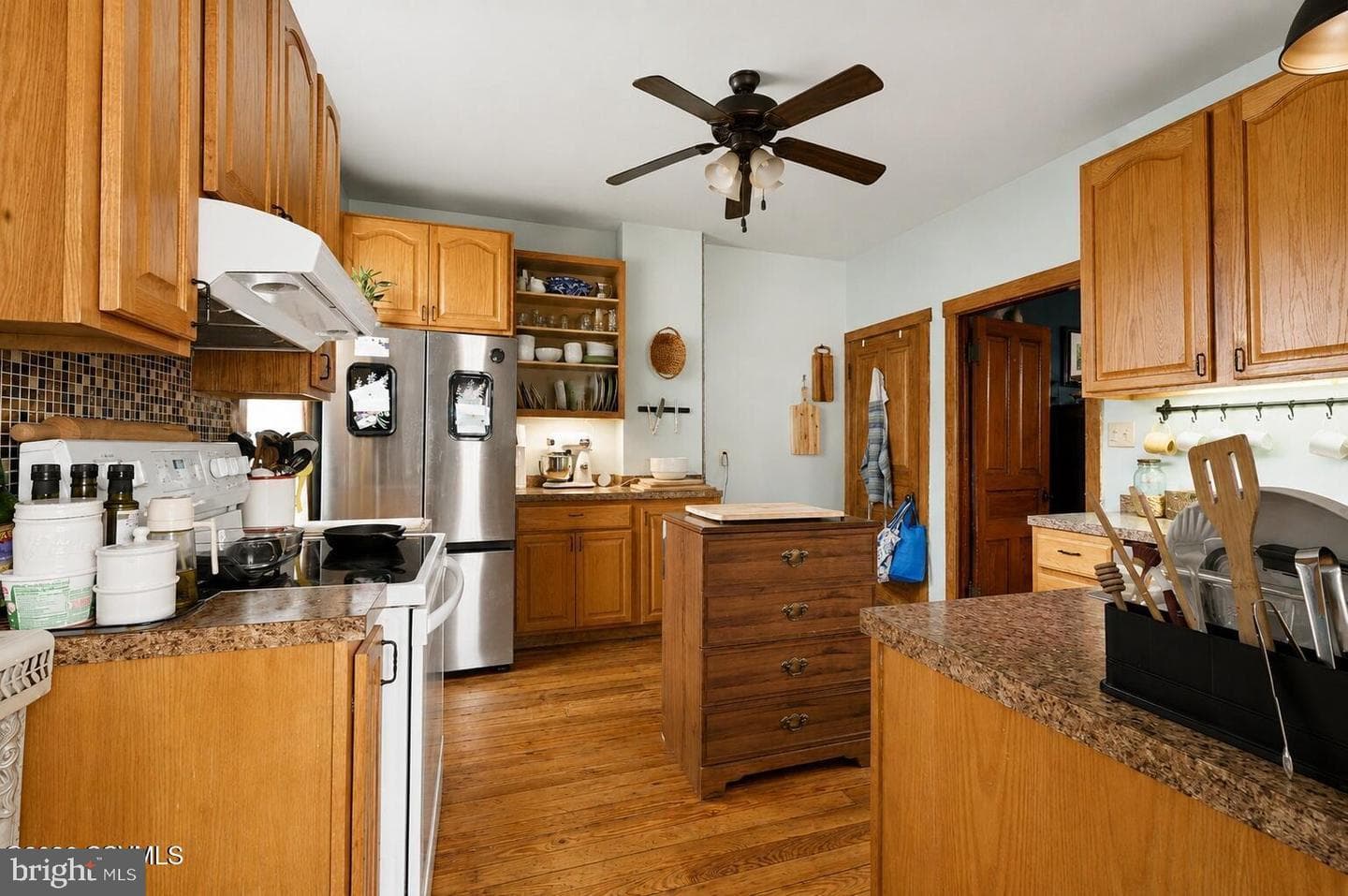 338 Hepburn Street photo 4