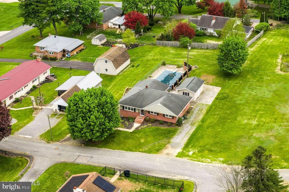 51 Harmon Lane photo 2