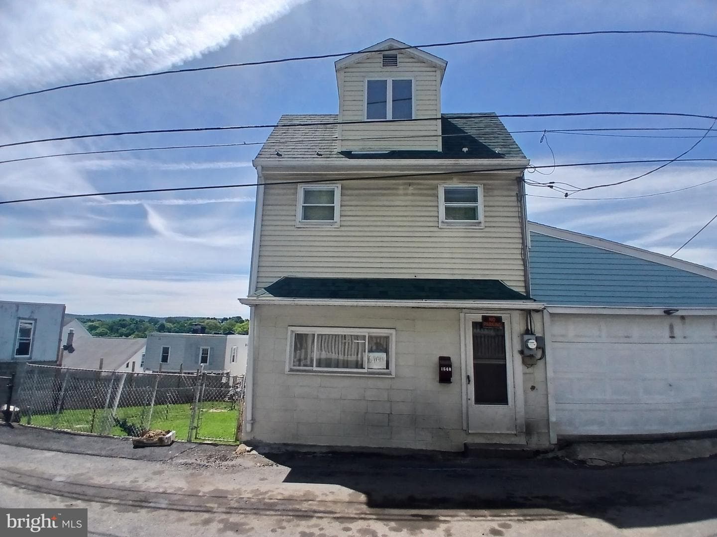 1548 W Independence Street photo 3