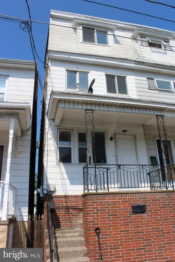 148 N Locust Street, Mount Carmel