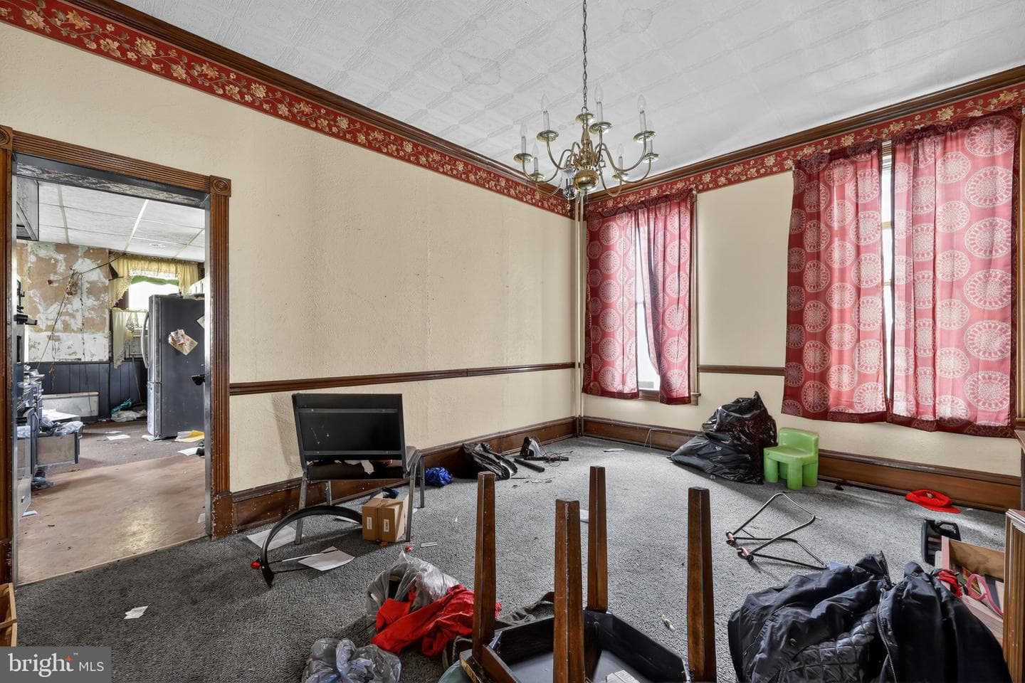 726 E Dewart Street photo 22