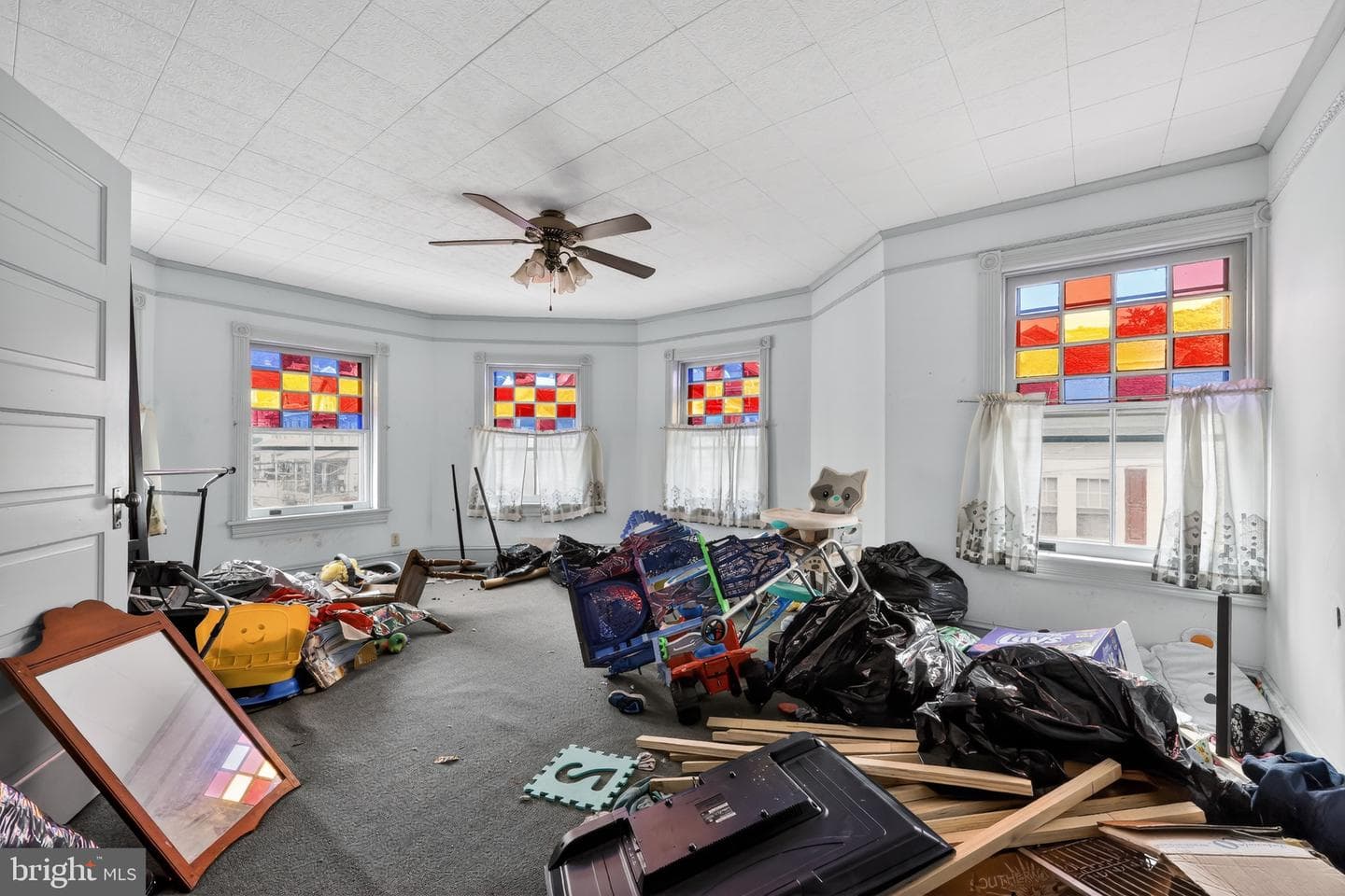 726 E Dewart Street photo 33