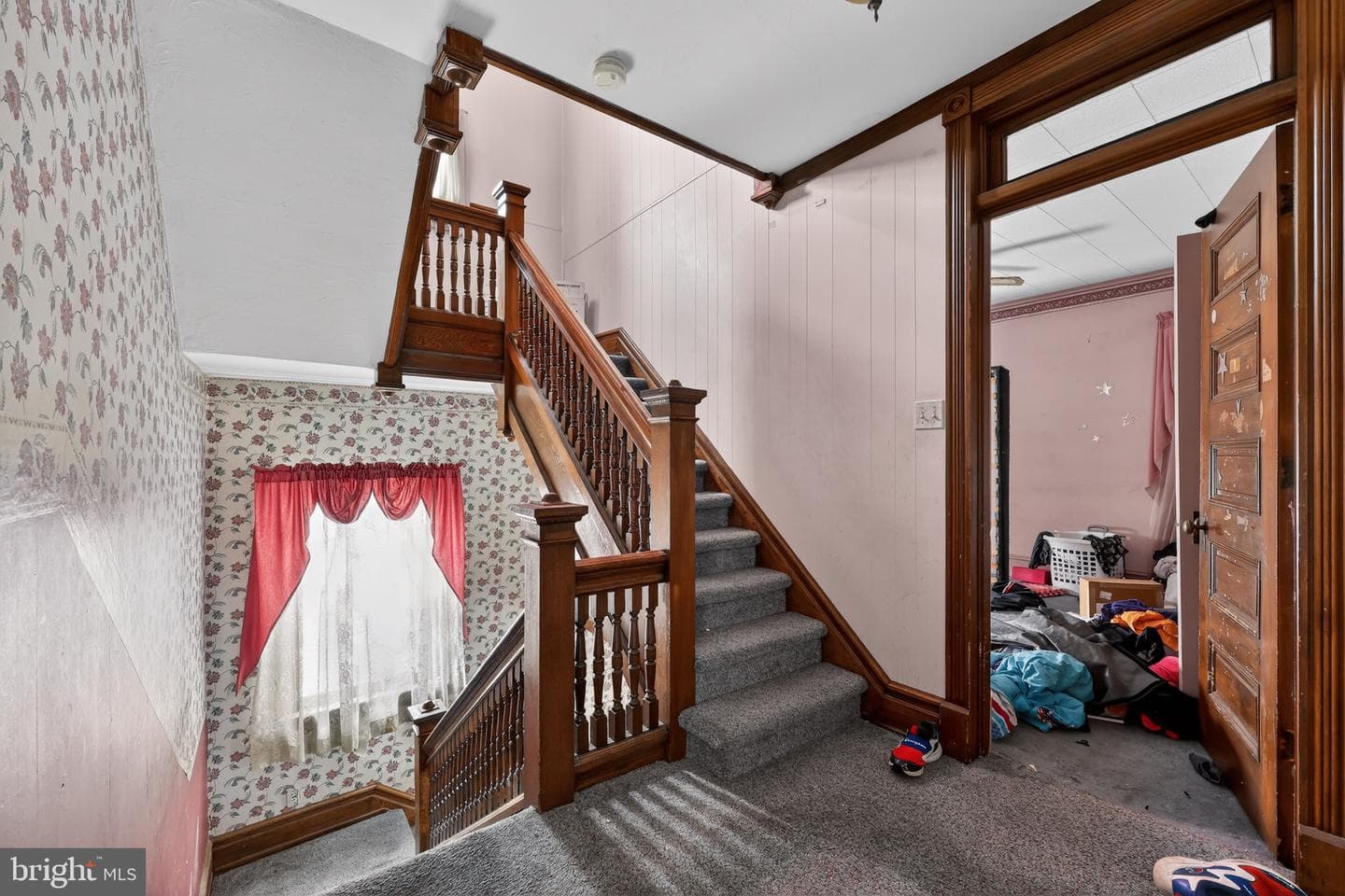 726 E Dewart Street photo 5