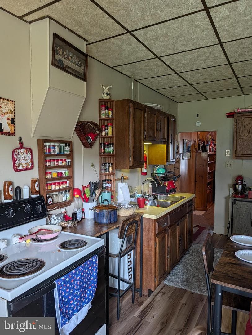 812 W 5th Street photo 5