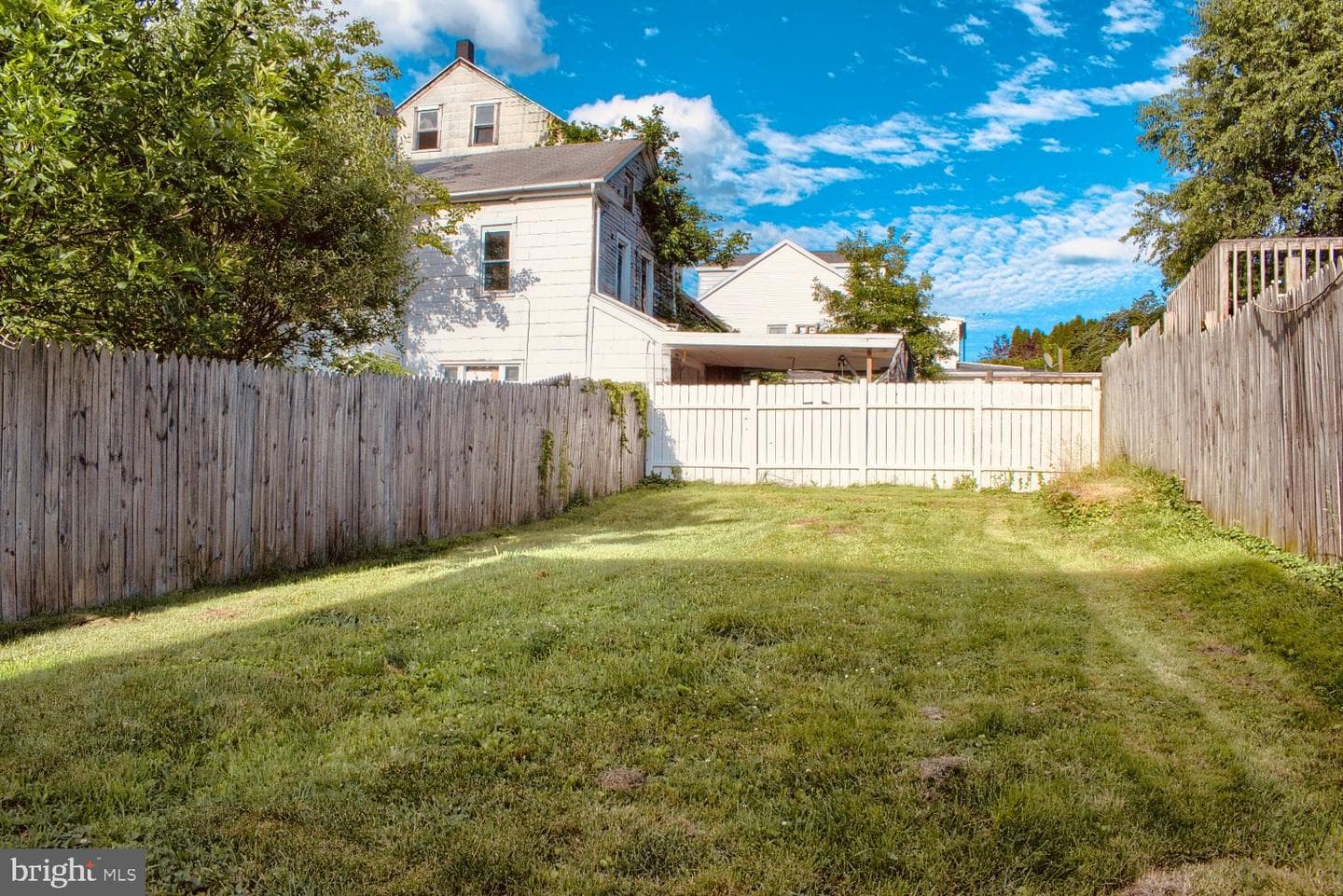 27 Sheridan Street N photo 7