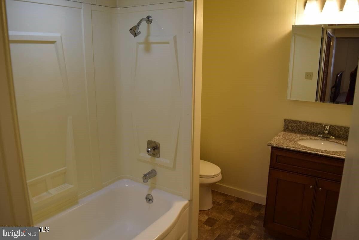 123 Center Street photo 6