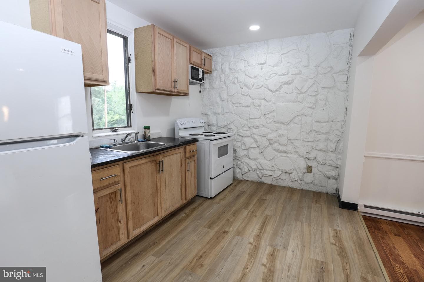 204 3rd Street photo 10