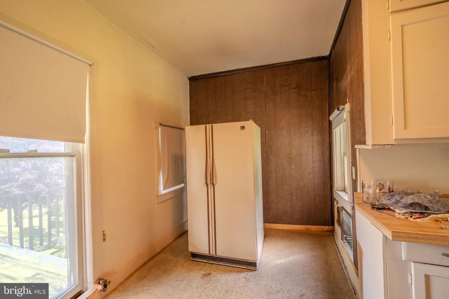 205 Sunbury Street photo 9