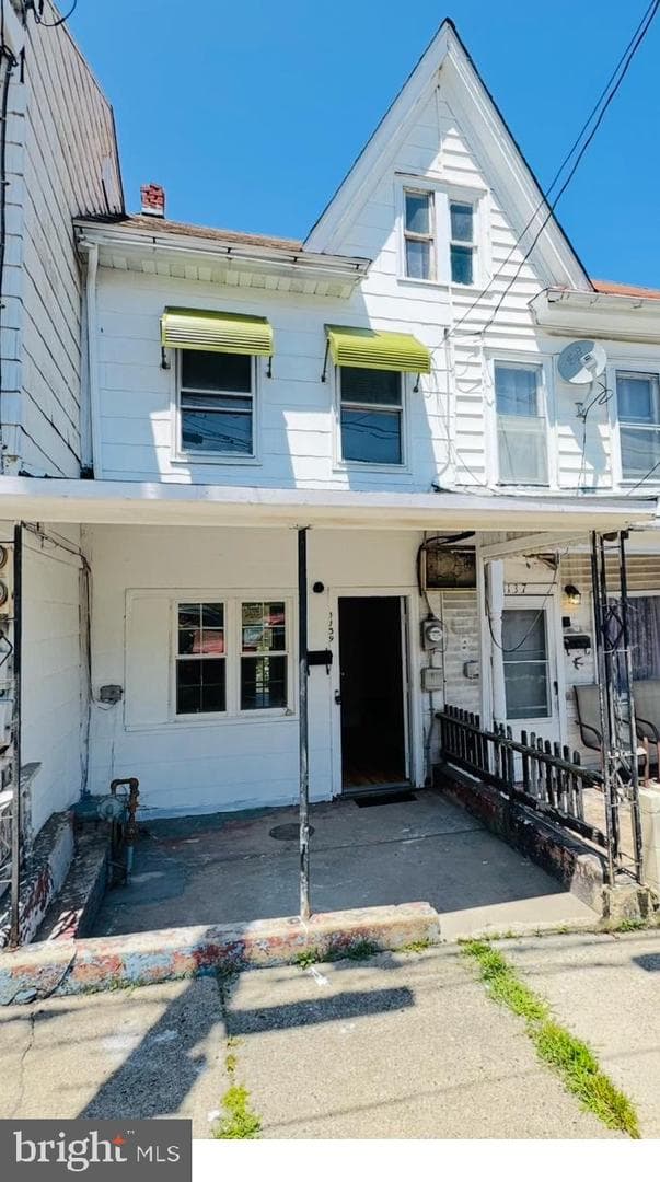 1139 W Pine Street photo 1