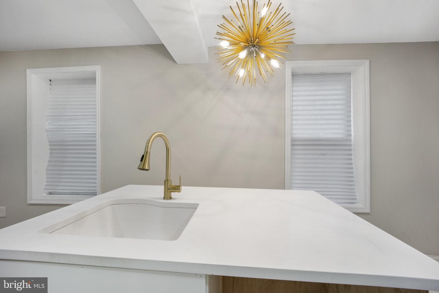 2051 W Oxford Street photo 9
