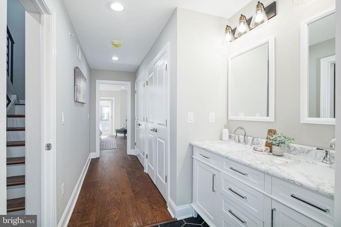 1719 W Seybert St photo 13