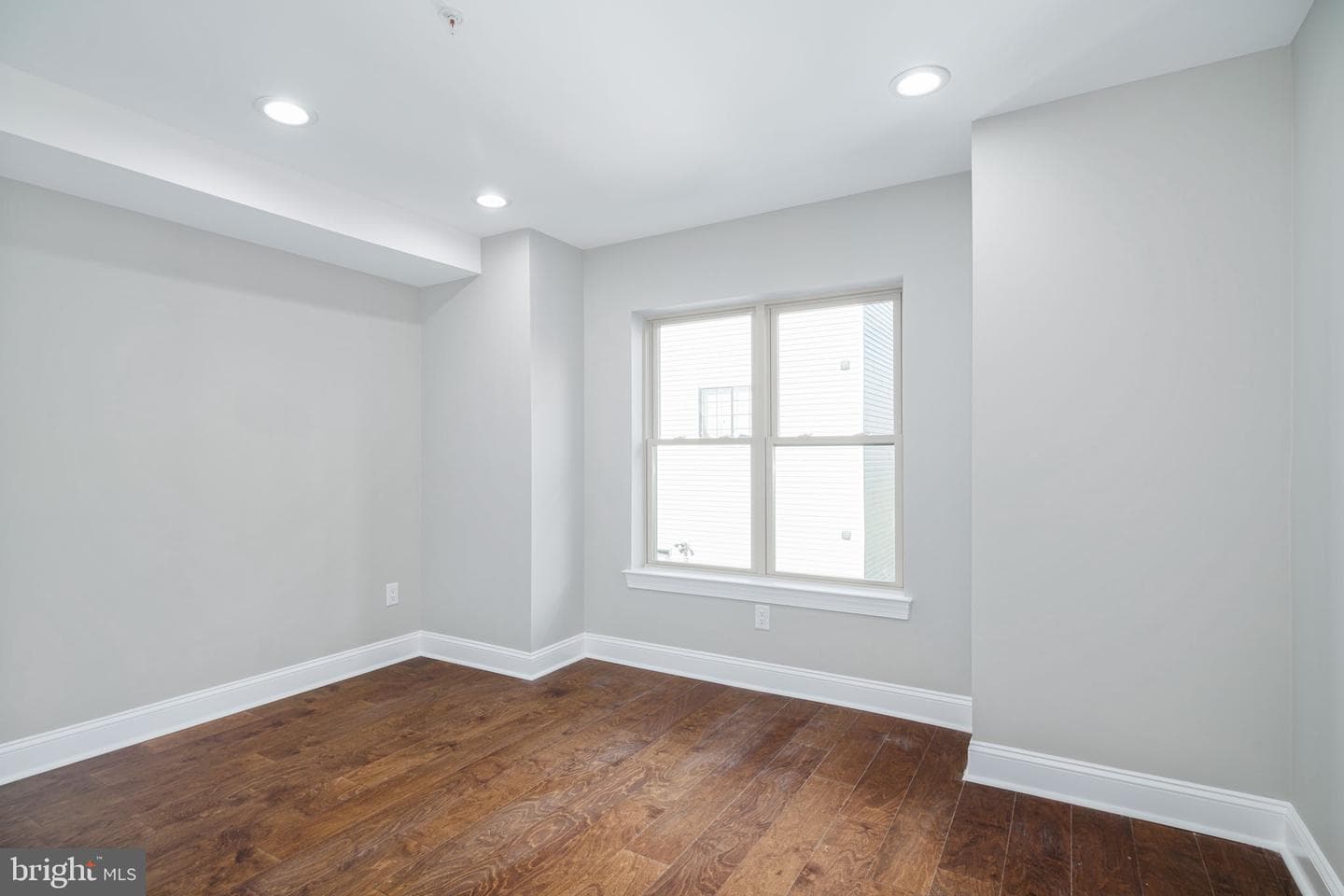 1719 W Seybert St photo 7