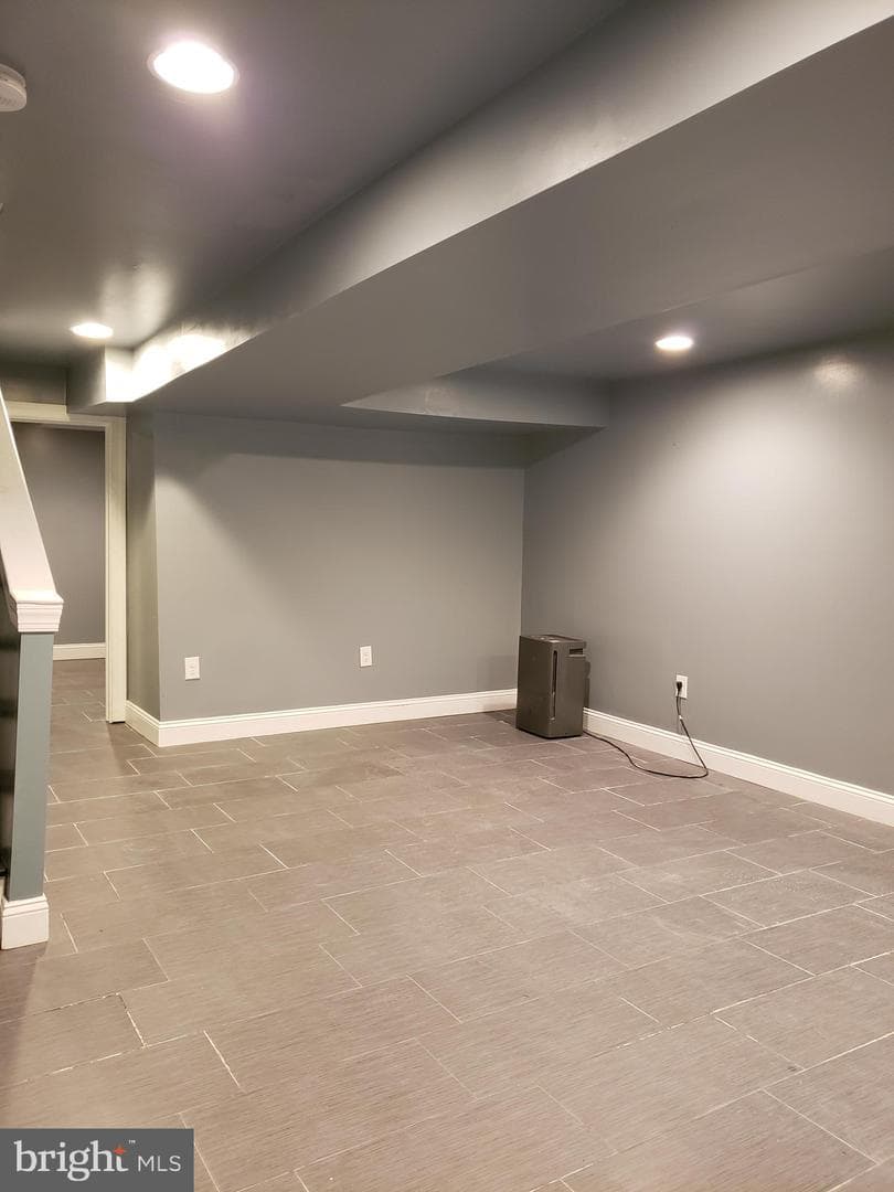 2050 E Cambria Street photo 10