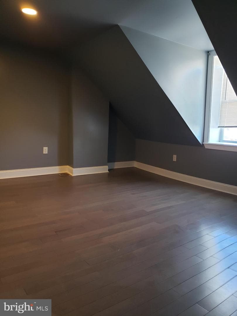 2050 E Cambria Street photo 17
