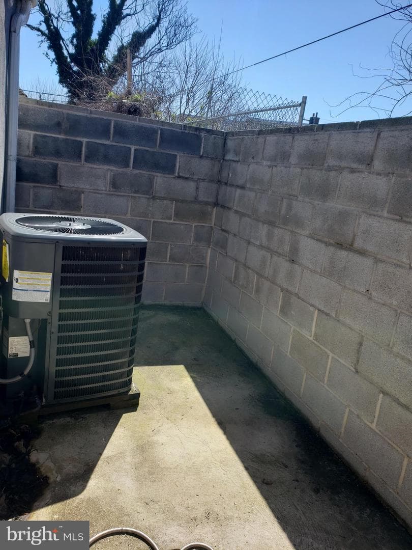 2050 E Cambria Street photo 7