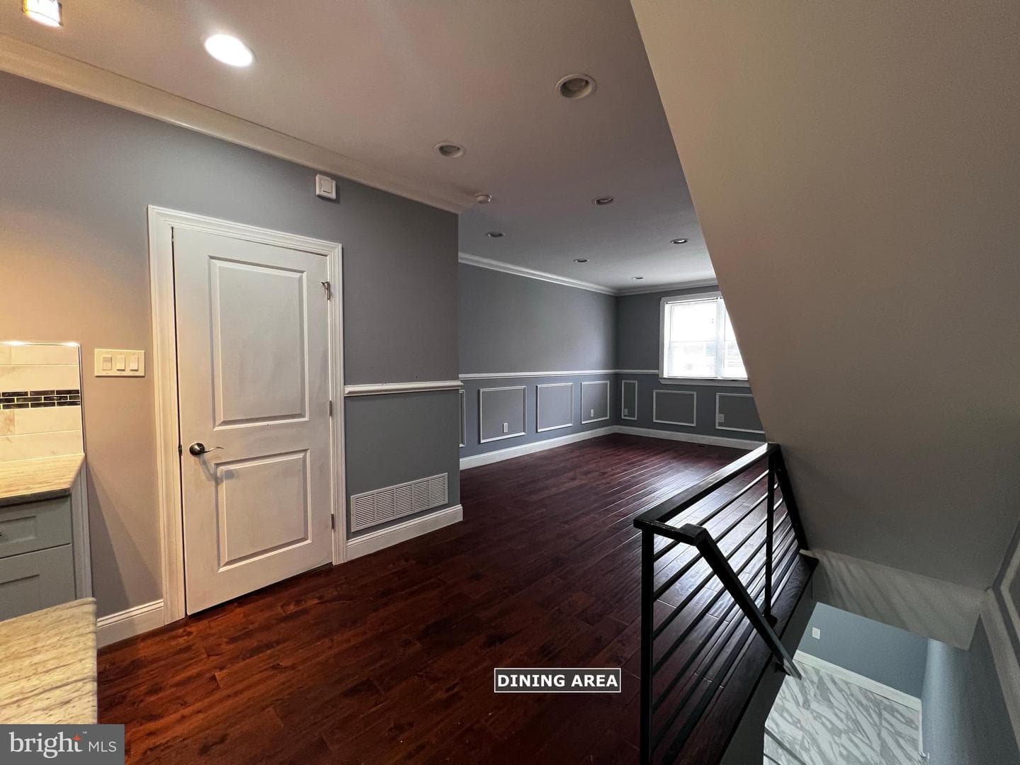 2338 Mountain Street photo 8