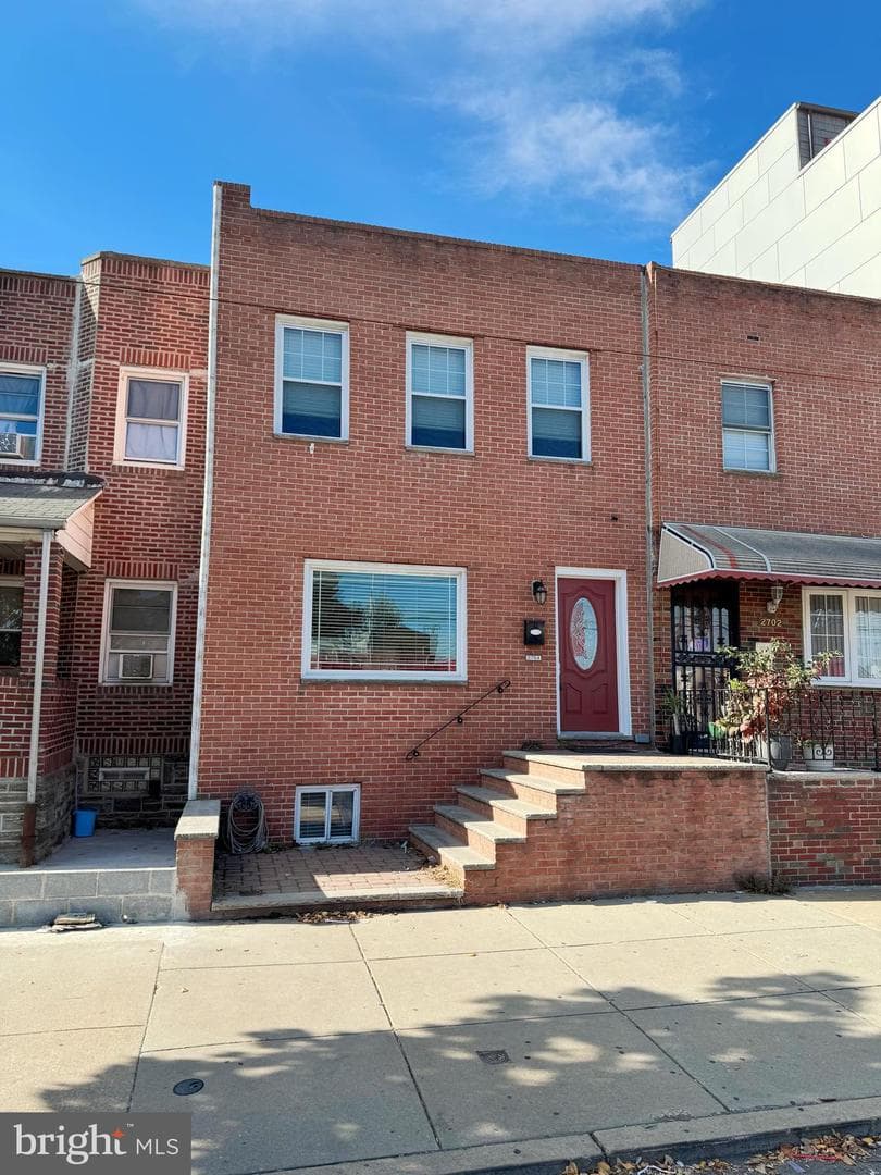 2704 S 10th Street photo 1
